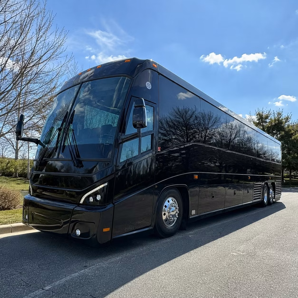 shuttle personnel between march air reserve base and temecula government facilities with ease